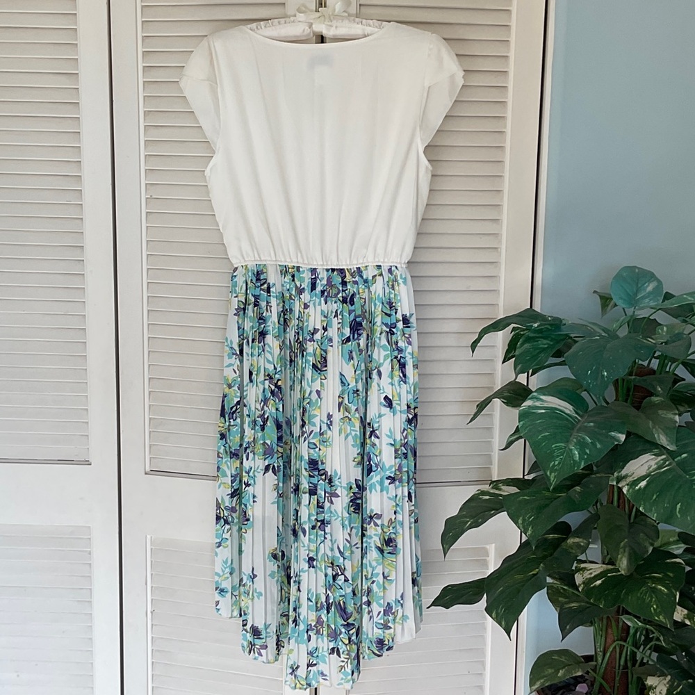 The Cue for Anthropologie Cream Tie-Waist High-Low Dress with Floral Skirt - Picture 3 of 5